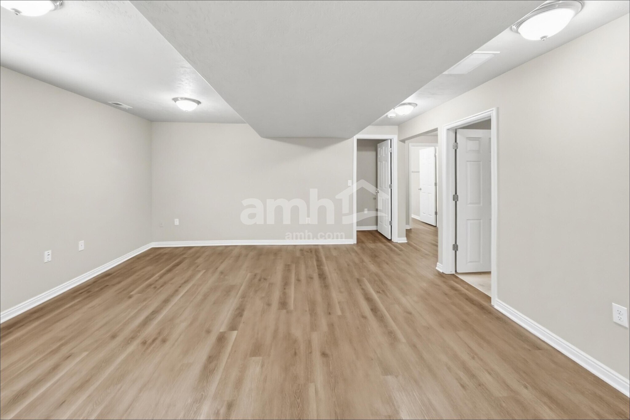 Building Photo - 5763 W Sunbright Ln