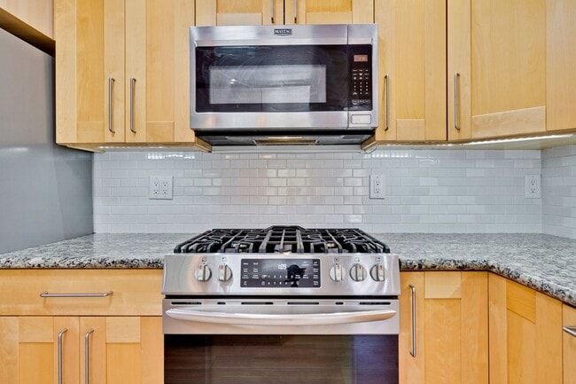 Building Photo - Welcome to this Beautifully Updated 3 Bed ...