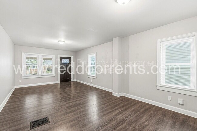 Building Photo - 218 Jefferson Ave