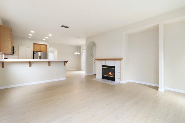 Building Photo - AVAILABLE NOW: HOME IN THE WESTERN EDGE OF...