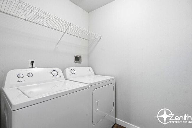 Building Photo - 5616 NE 74th Ct