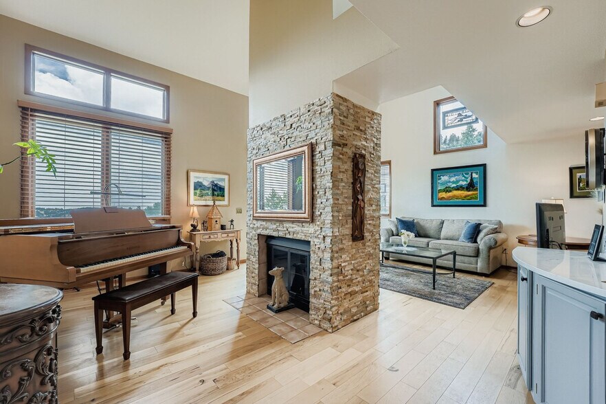 Building Photo - 776 Chimney Creek Dr