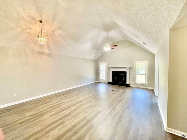 Building Photo - 213 Bayside Dr