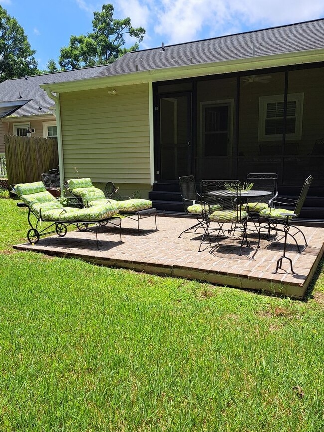 Building Photo - 253 Browning Ln