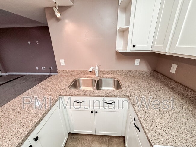 Building Photo - 2241 W 2475 N