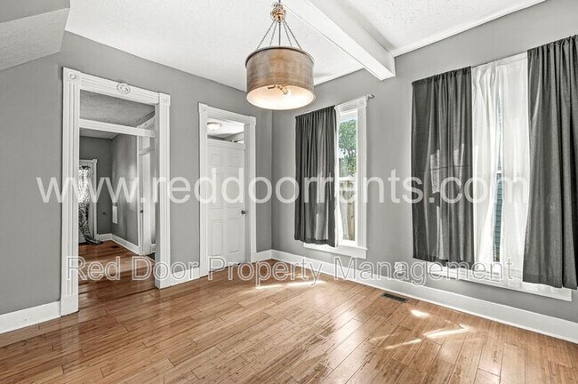 Primary Photo - 2037 Bellefontaine St