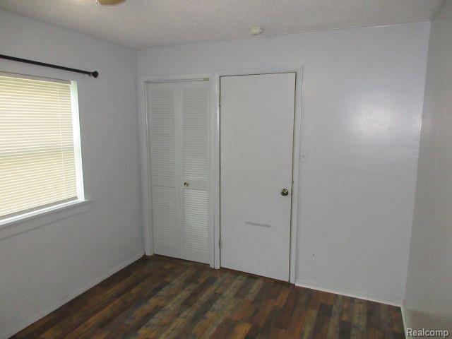 Building Photo - 4059 Chenlot St