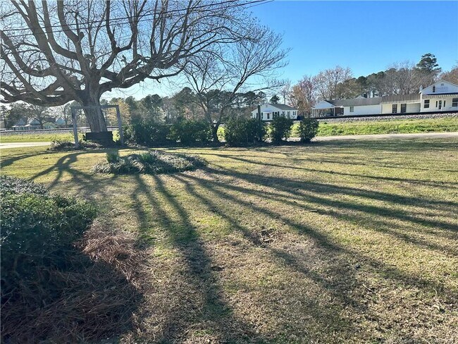 Building Photo - 8927 Main St