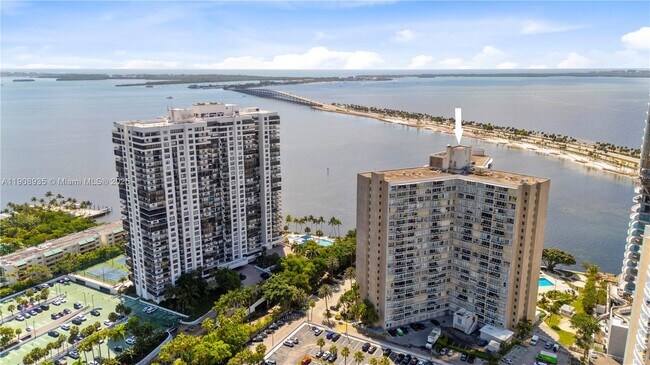 Building Photo - 2451 Brickell Ave