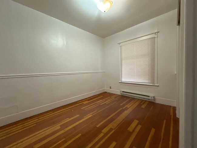 Building Photo - 1405 Canby St
