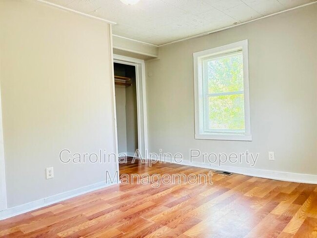 Building Photo - 1110 W Sykes St