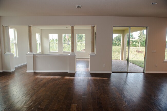 Building Photo - 17361 Bal Harbour Dr