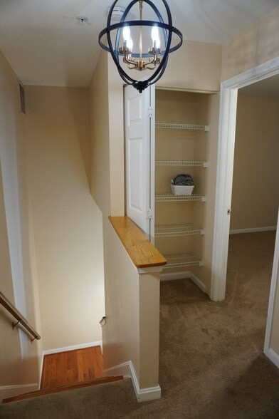 Building Photo - 8381 Township Dr