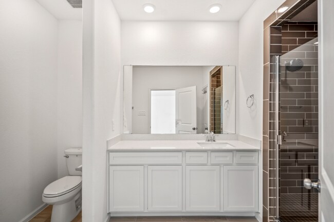 Building Photo - 613 Royal Arch Dr