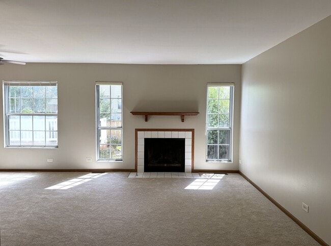 Building Photo - 1604 Estate Cir