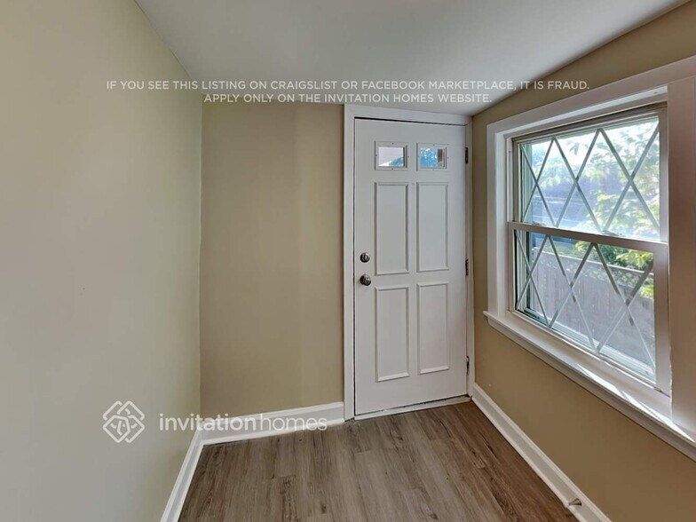 Building Photo - 4717 Wesley Terrace