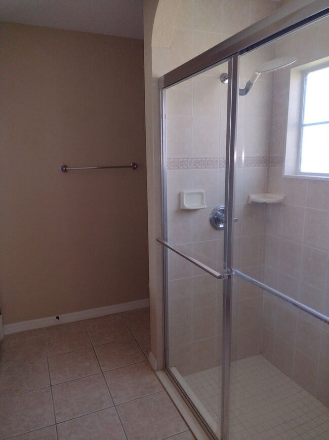 Building Photo - Beautiful home in Stonecrest