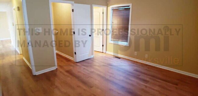 Building Photo - 3416 Bradfield Dr