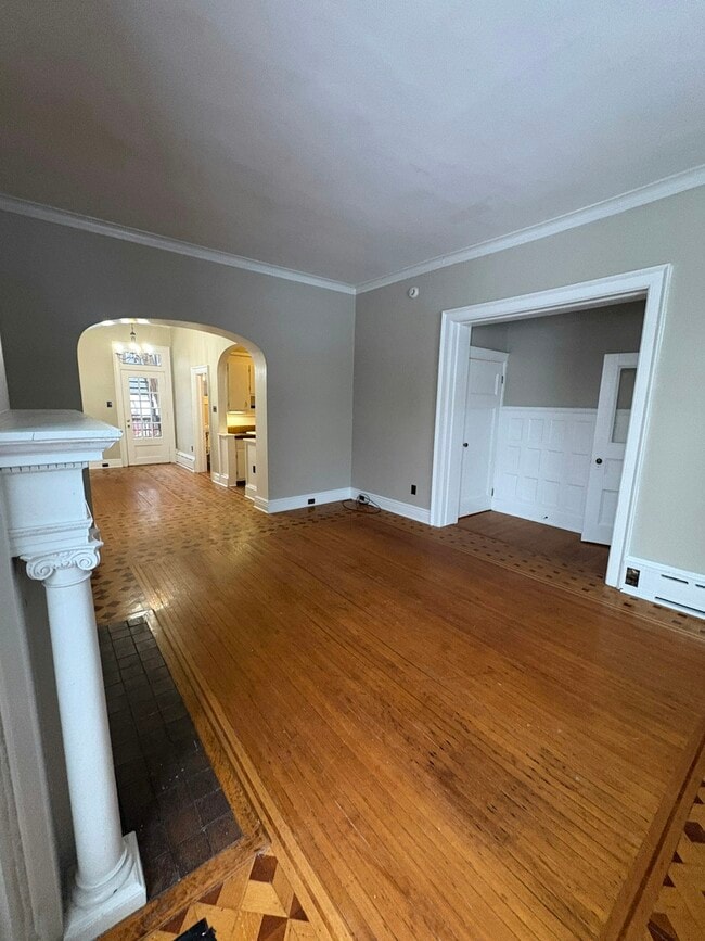 Building Photo - 509 Monroe Ave