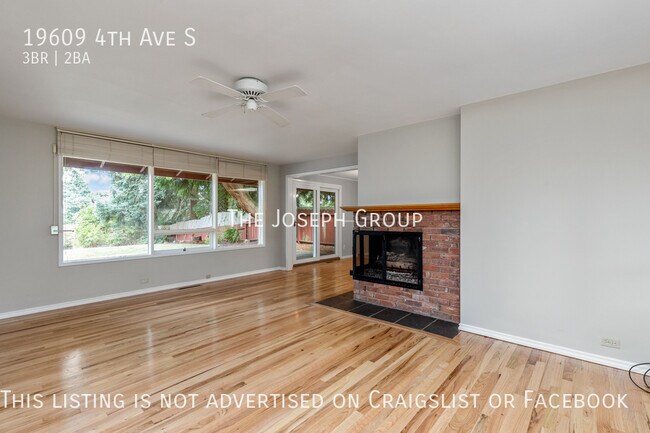 Building Photo - Beautifully updated 3 bed/1.75 bath in Des...
