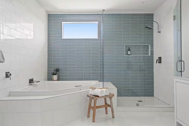 Building Photo - 2109 Barton Hills Dr