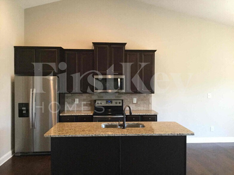 Building Photo - 54 Village Pass