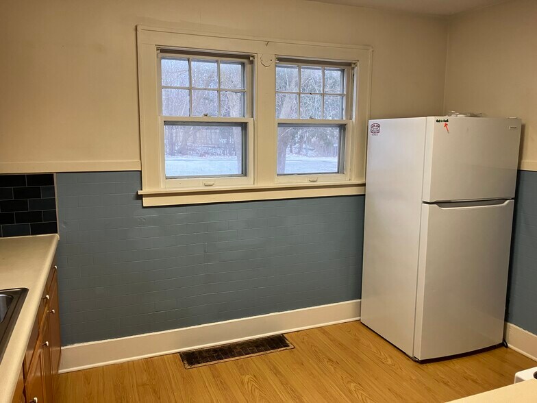 Kitchen - 222 N Court St