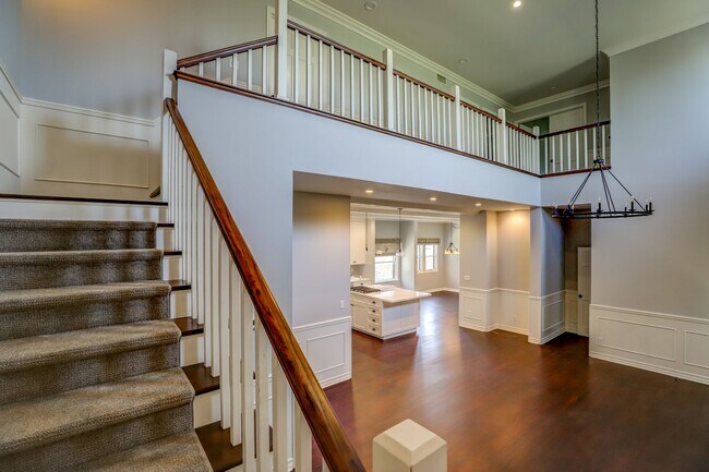 Building Photo - Gorgeous Home in Old Towne Orange