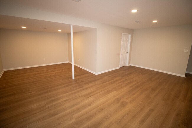Building Photo - 7822 Rolling Vista Ct