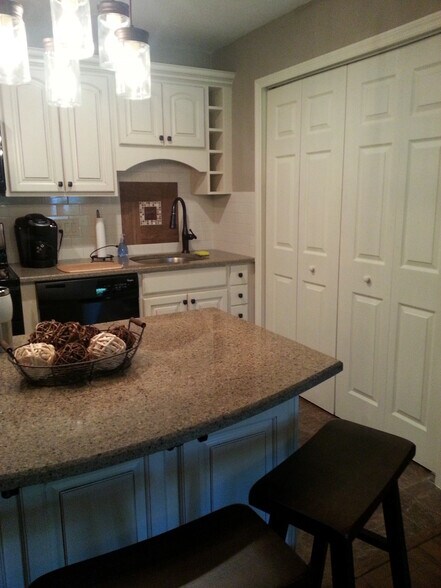 Flat#300 is fully stocked-- Just bring food & clothes! - 917 SE 3rd St