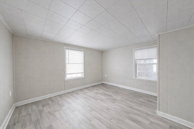 Building Photo - 3002 S Rybolt Ave