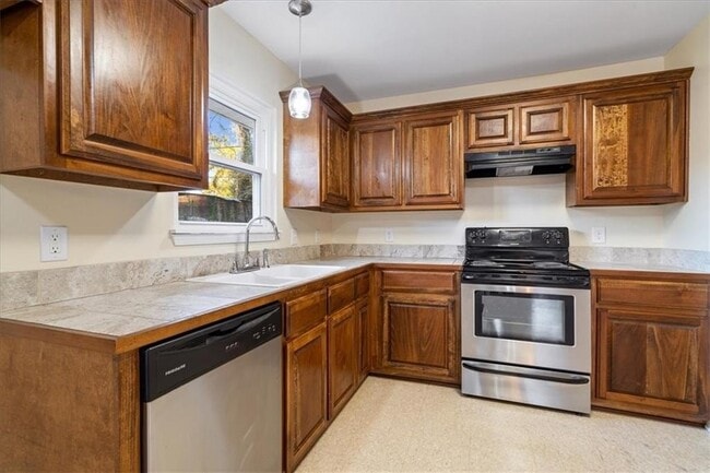 Building Photo - 1406 Hooks Dr