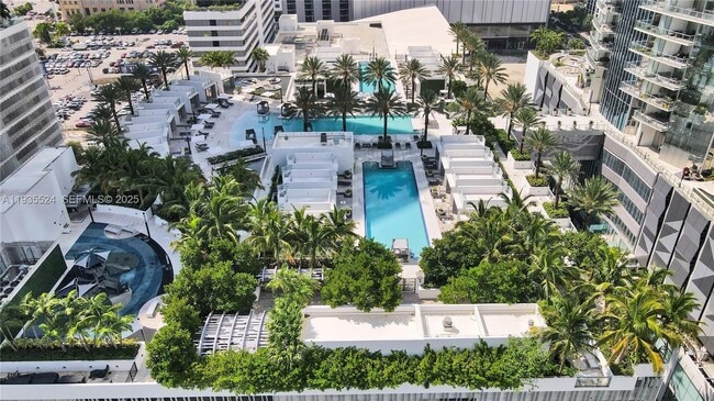 Building Photo - 851 NE 1st Ave