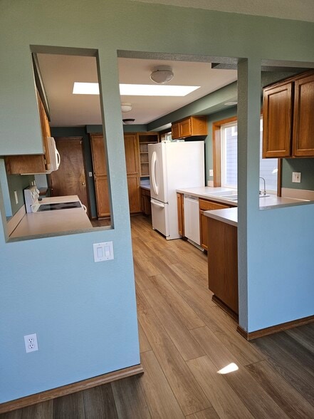 Building Photo - 2334 Island Dr NW