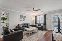 Building Photo - 106 Willow Grove Ct