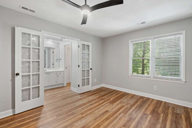 Building Photo - Stunning North Raleigh Townhome