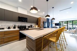 Building Photo - 513 SW 11th St