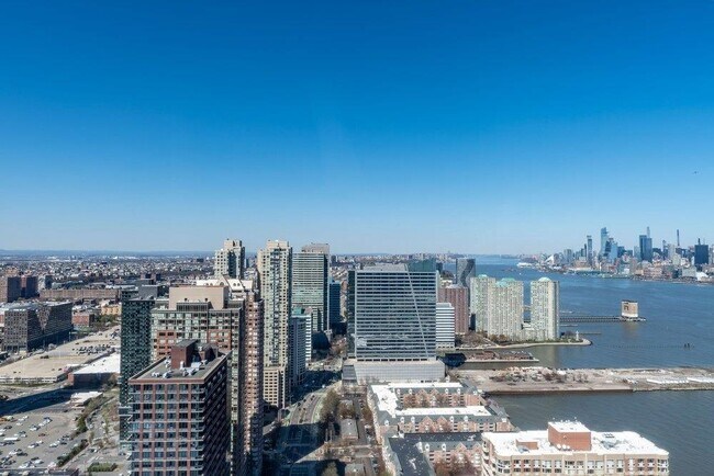 Building Photo - 88 Morgan St