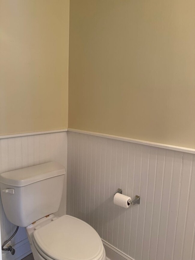 Building Photo - 1830 Candlewood Court #208