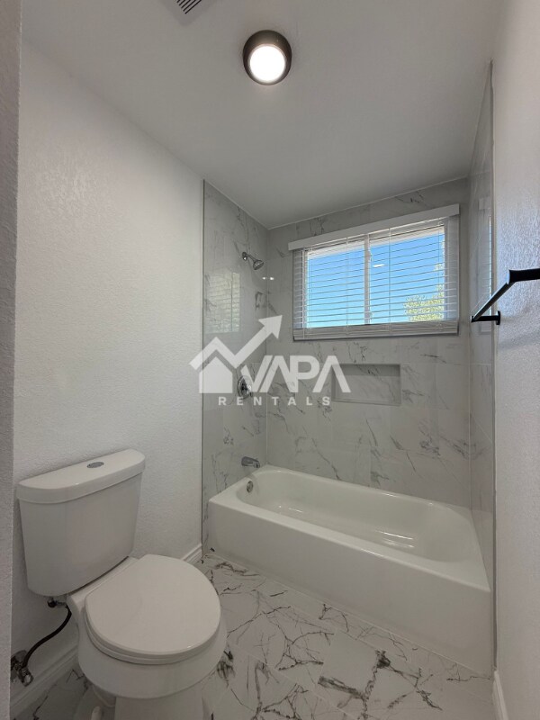 Building Photo - 8259 Sunshine Trail Dr