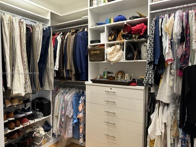 Building Photo - 645 Almeria Ave