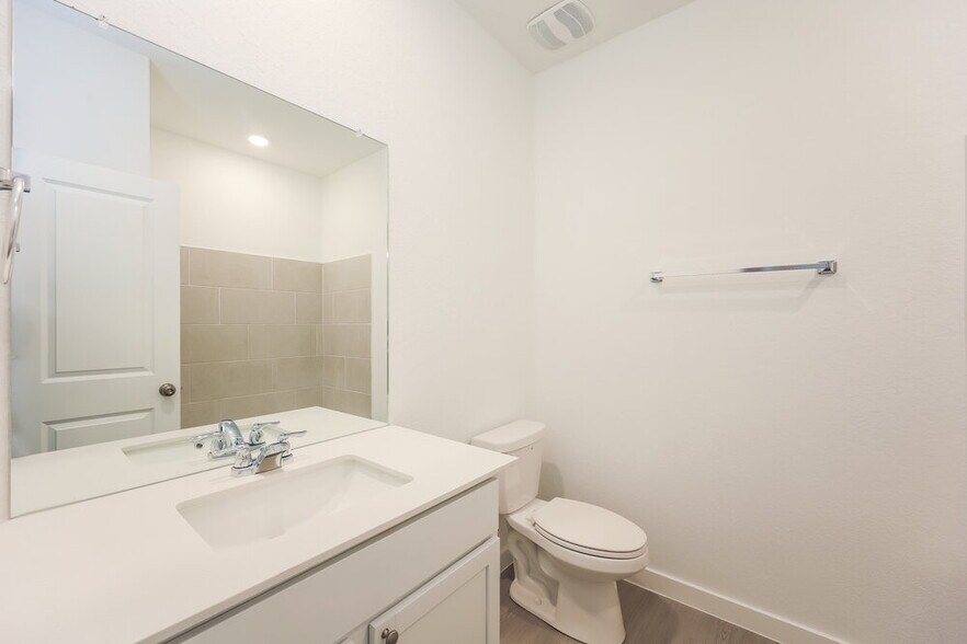 Building Photo - 526 Kayden Ct