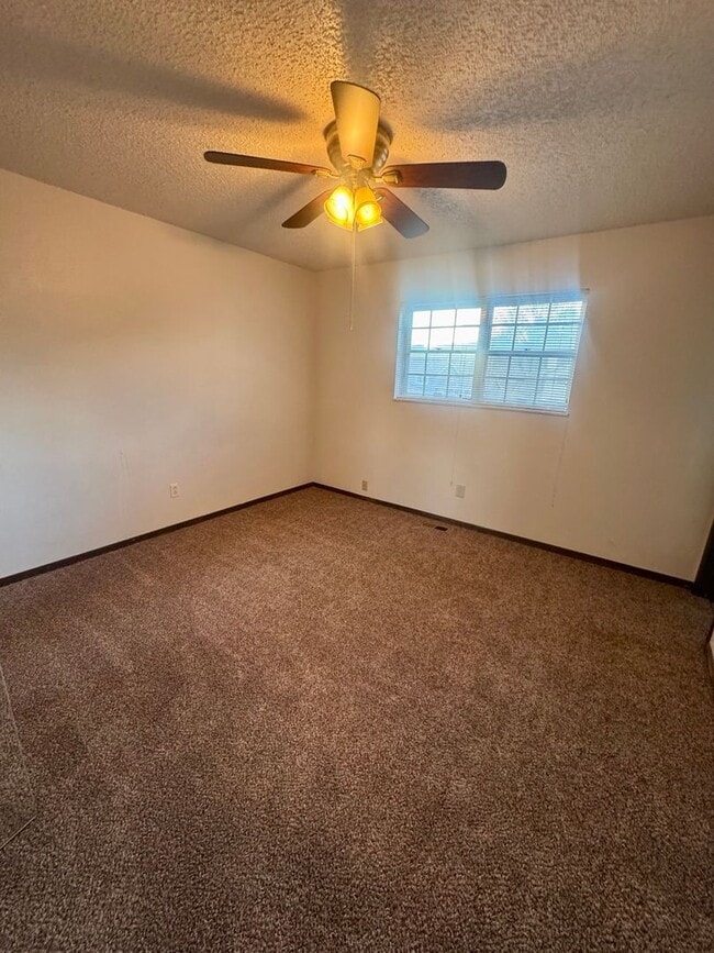 Building Photo - Vista Grande Terrace/4 Bedroom Home