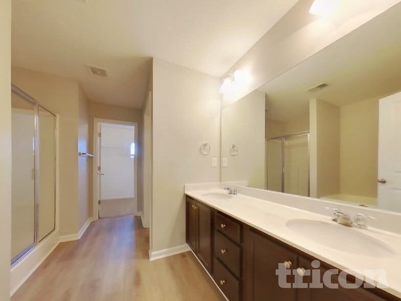 Building Photo - 177 Magnaview Dr