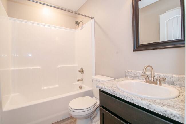 Building Photo - 209 Azalea Dr