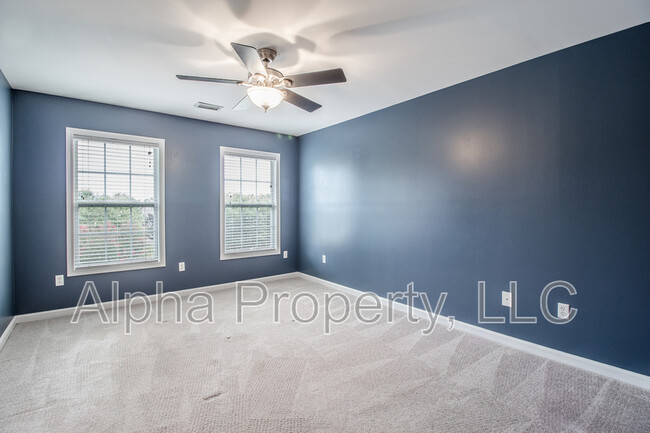 Building Photo - 515 Adeline Ct