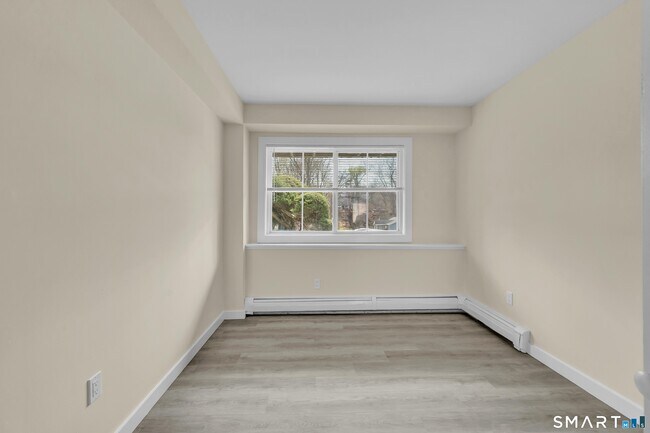 Building Photo - 113 Park Ave