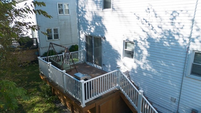 Building Photo - 19 Orono St