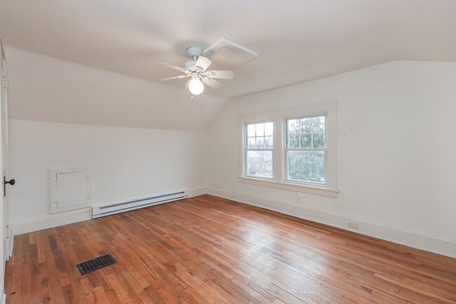 Building Photo - 3372 Sutton Rd
