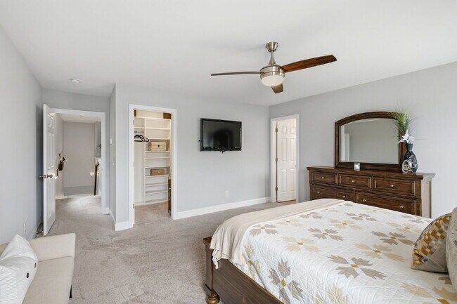 Building Photo - Zoned for the highly-rated Liberty Creek schools with resort-style amenities!